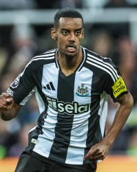 开云体育下载-克拉滕伯格：如果伊萨克真生气，别发牢骚，为什么不提交转会申请