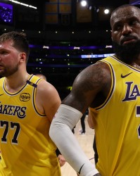 开云体育下载-队记：LBJ不提交易湖人不会送走他 他不爽于阵容组建意见未被采纳