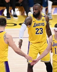 开云体育app-湖人续约解读：DFS七月可获更大合同 小里&amp;东契奇与湖人相互有意